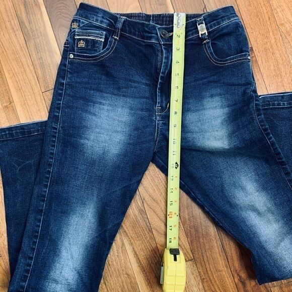 TUFFY Jeans - Picture 9 of 10